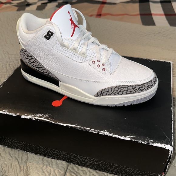 Jordan 3 White cement Reimagined - Picture 2 of 5